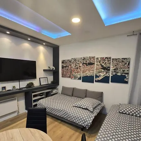 Diamond - 500 M From The Centar 公寓