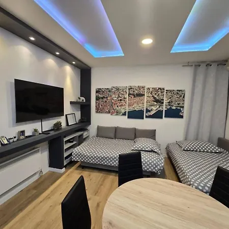 Diamond - 500 M From The Centar *