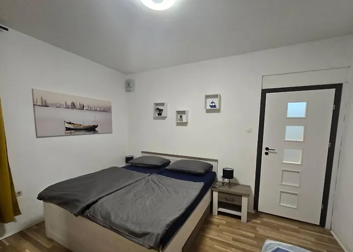 Diamond - 500 M From The Centar Apartman Split